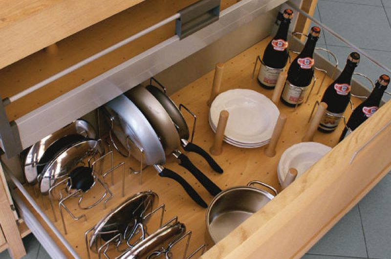 Интересные варианты хранения посуды: 65 фото-идей, фото № 3