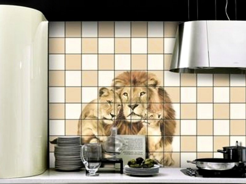 Изображение льва на кухонном фартуке из плитки