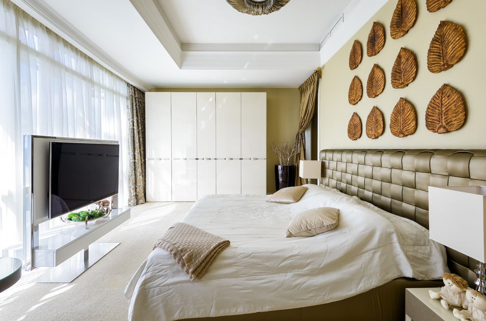 Красивый декор спальни в современной квартире