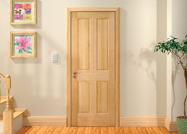 Входные двери в квартиру из древесины
