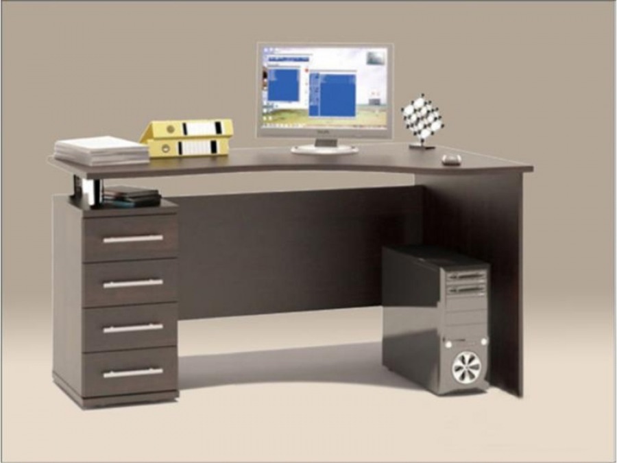 Компьютерный стол может быть большим или маленьким, все зависит от ваших потребностей.