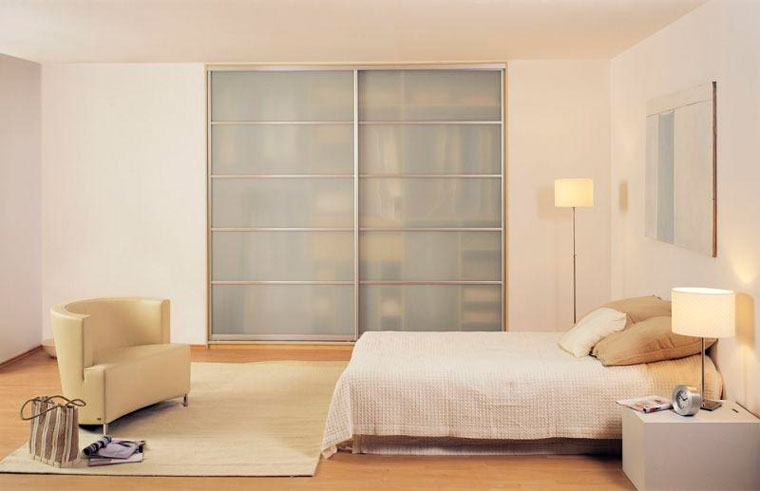Дизайн спальни со встроенным шкафом – фото