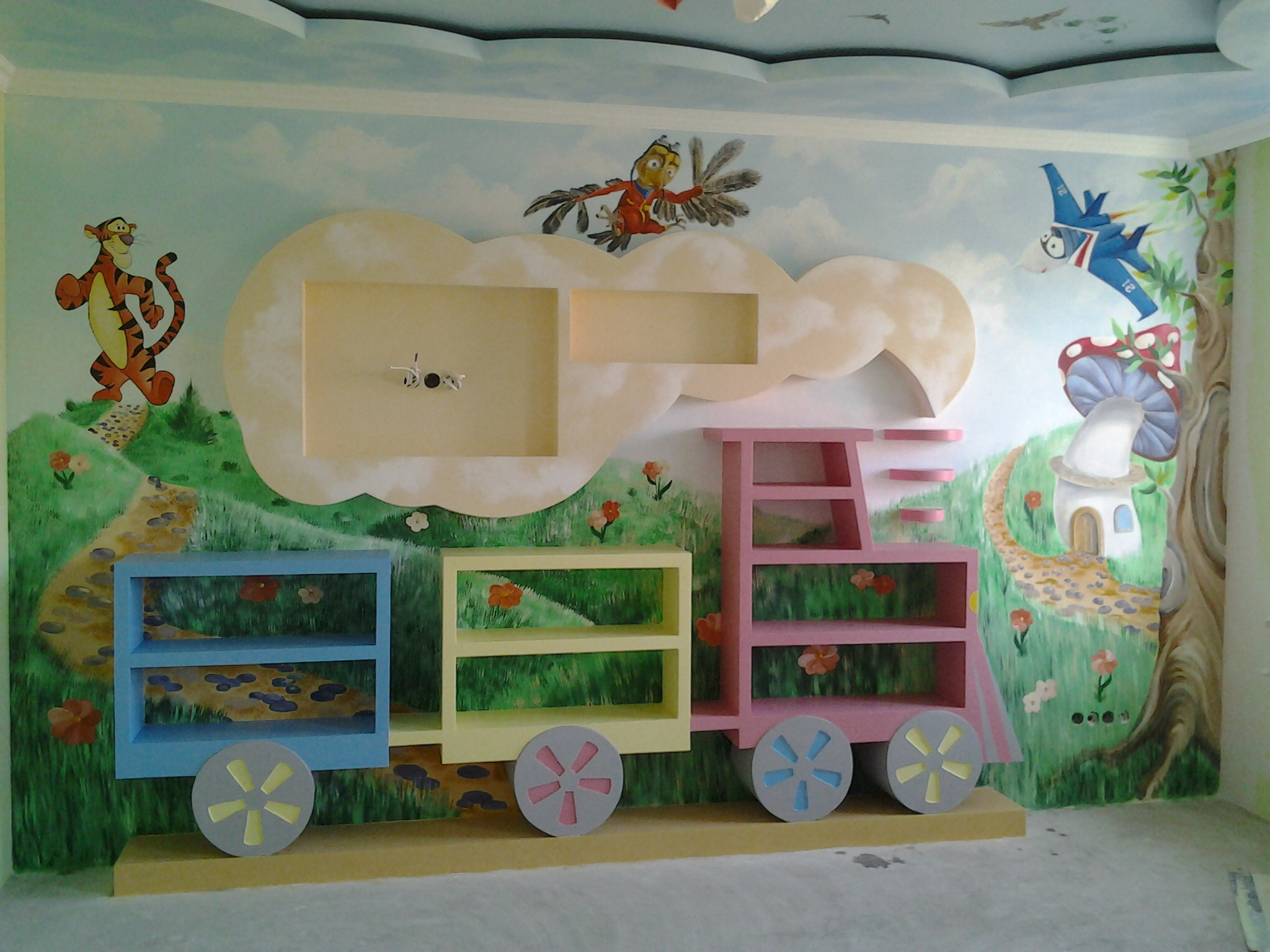 отделка стен в детской краской 2