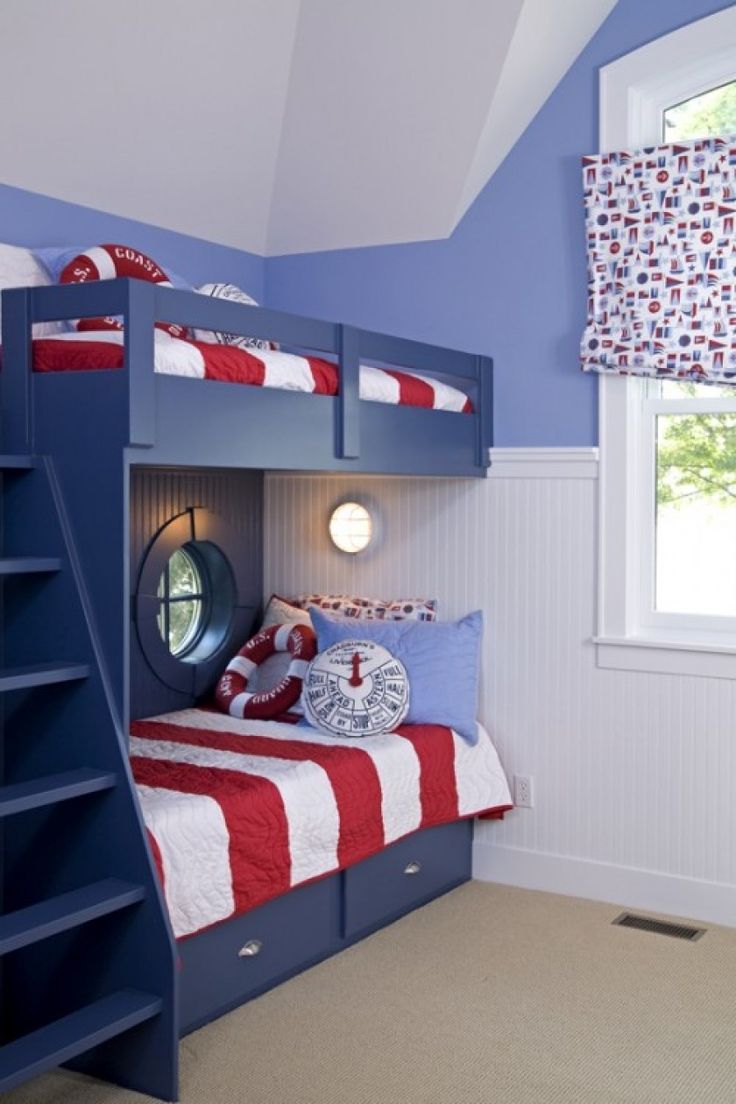 Детская комната для мальчика синяя