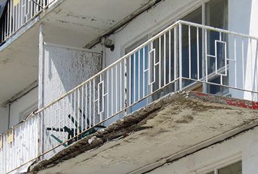 Как отремонтировать балконную плиту